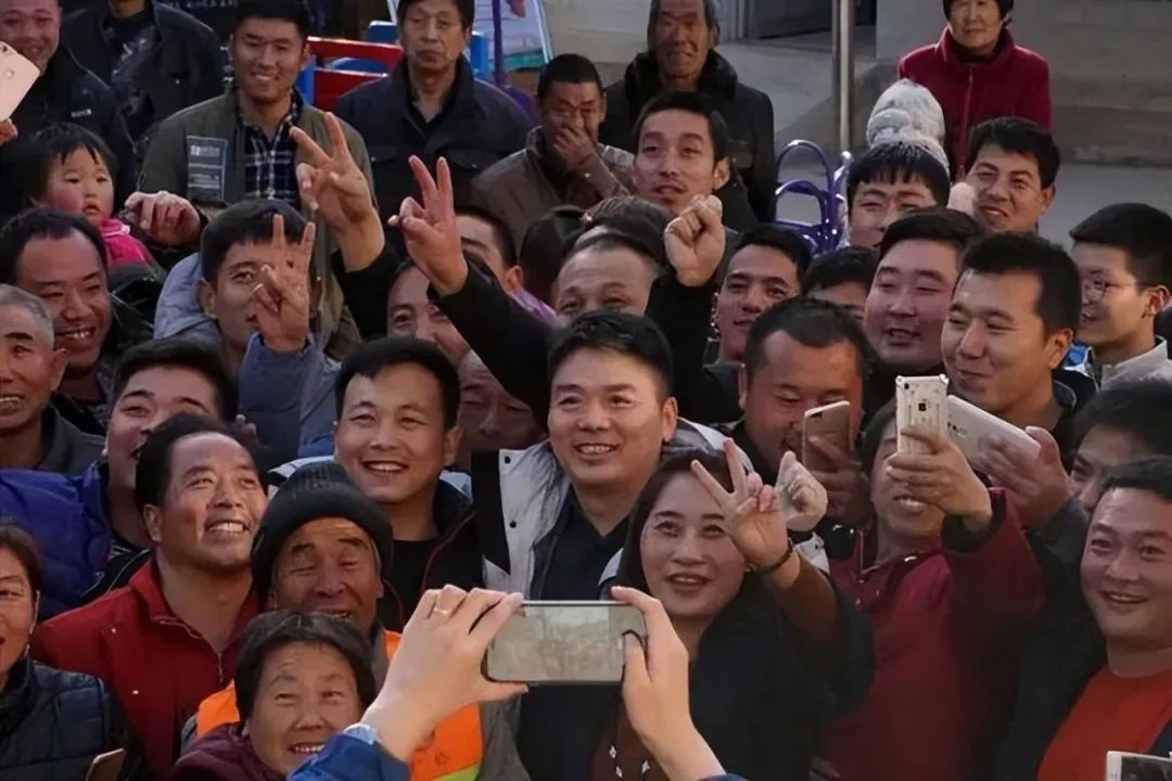 刘强东的励志故事：从宿迁农村到中国人民大学的成长经历与创业教训