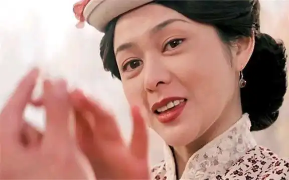 塑造关之琳女性现代形象_关之琳风格_关之琳的现代女性形象塑造