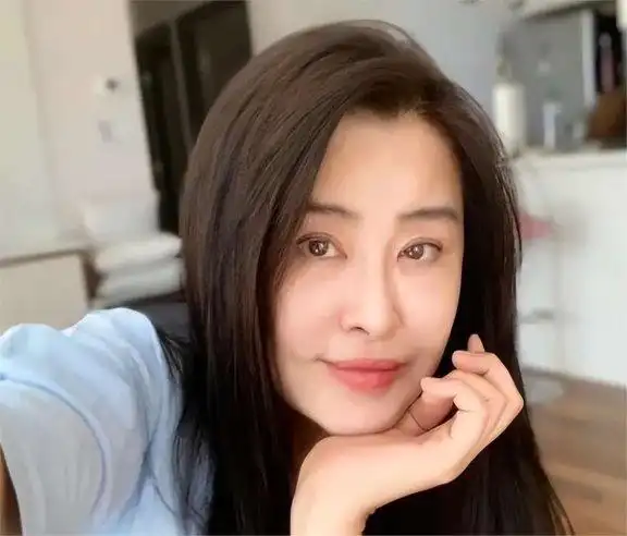 塑造关之琳女性现代形象_关之琳的现代女性形象塑造_关之琳风格