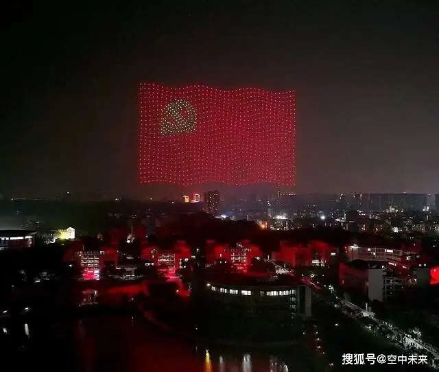 如何选择合适的无人机进行表演？_表演用的无人机是什么牌子_无人演出的剧场是什么歌